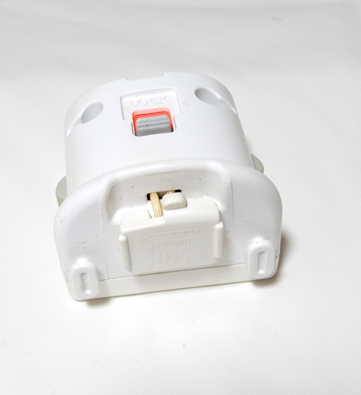 Wii Motion Plus RVL-026 Adaptor Attachment – White