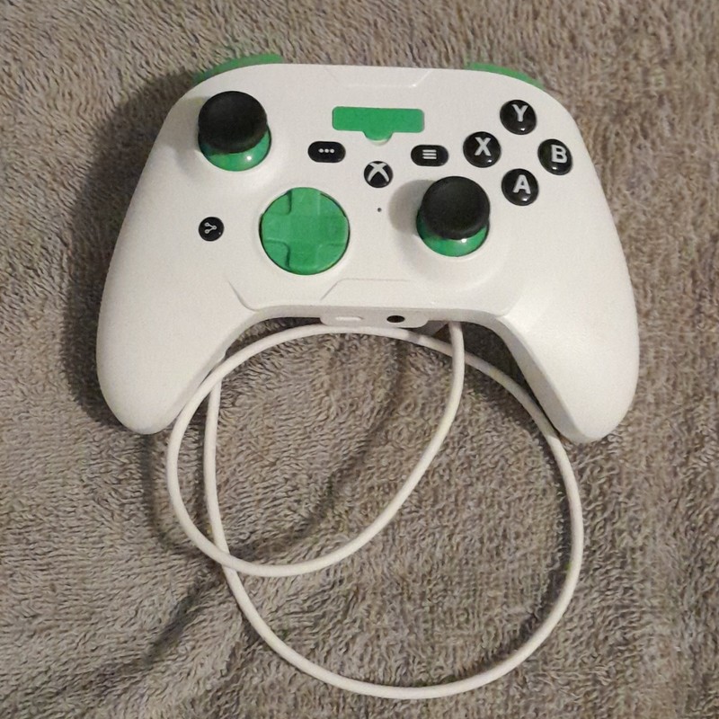 RiotPWR Wired Ergonomic Controller White Green Black for Microsoft Xbox