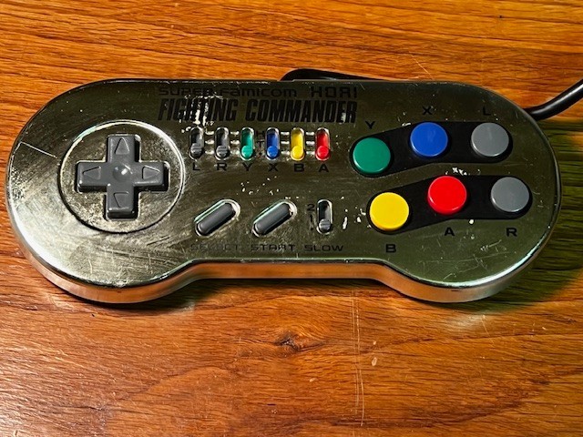 Hori Fighting Commander – Black & Gold – Super Famicom gallery