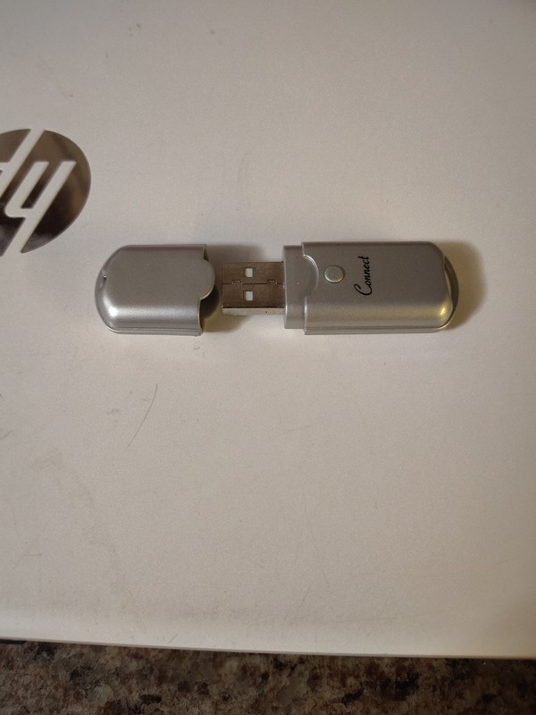 Rare Silver Wireless Button Connect Dongle Unknown Device Keyboard Controllers?