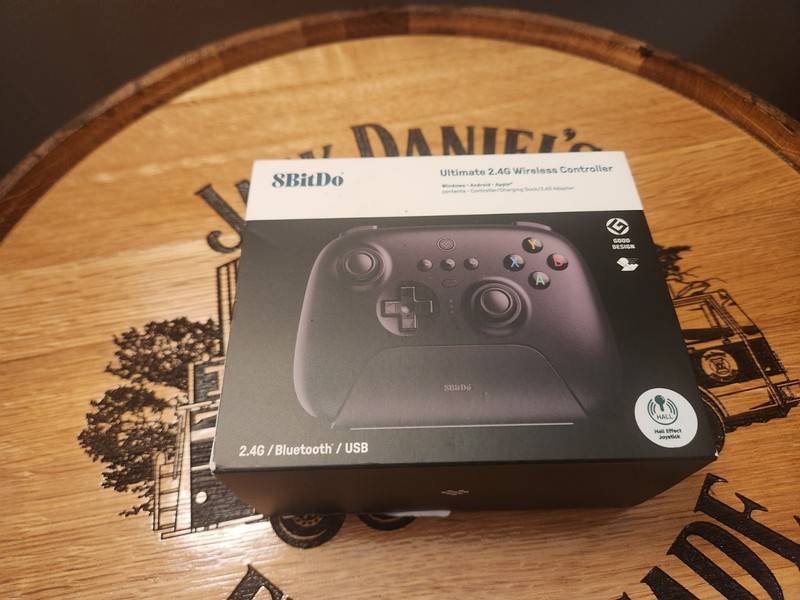 8BitDo 80NA Ultimate Bluetooth Controller Black / Charging Dock