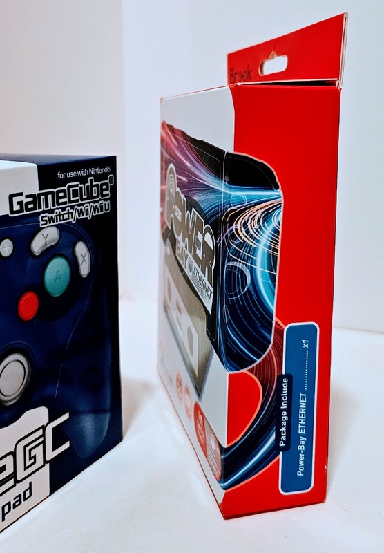 Brook PowerBay Ethernet Switch Dock + FREE RetroFighters Blade GC Bundle gallery