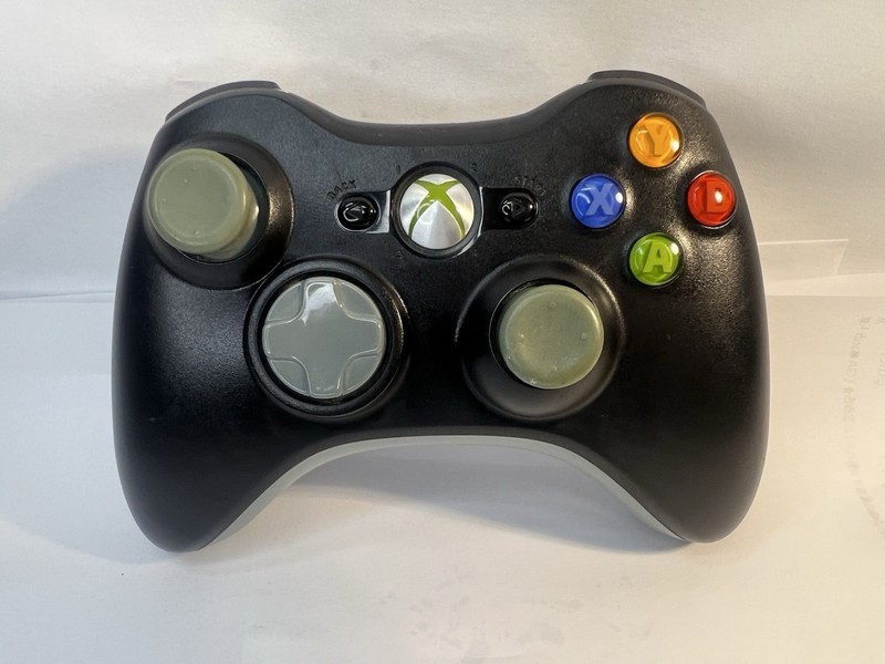 Microsoft Xbox 360 Wireless Controller – Glossy Black