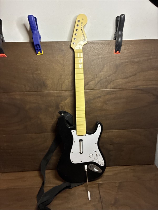 Rock Band Guitar Fender Stratocaster Harmonix 822151 PARTS/REPAIR PS3 Untested