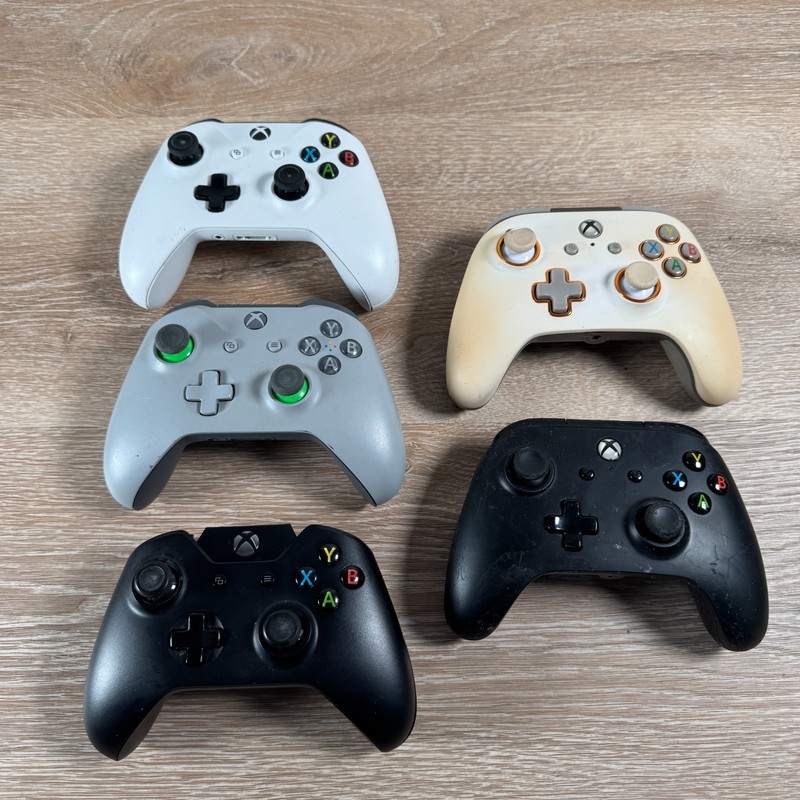 Microsoft Xbox One Wireless Controllers Lot of 5 for PARTS/REPAIR ONLY