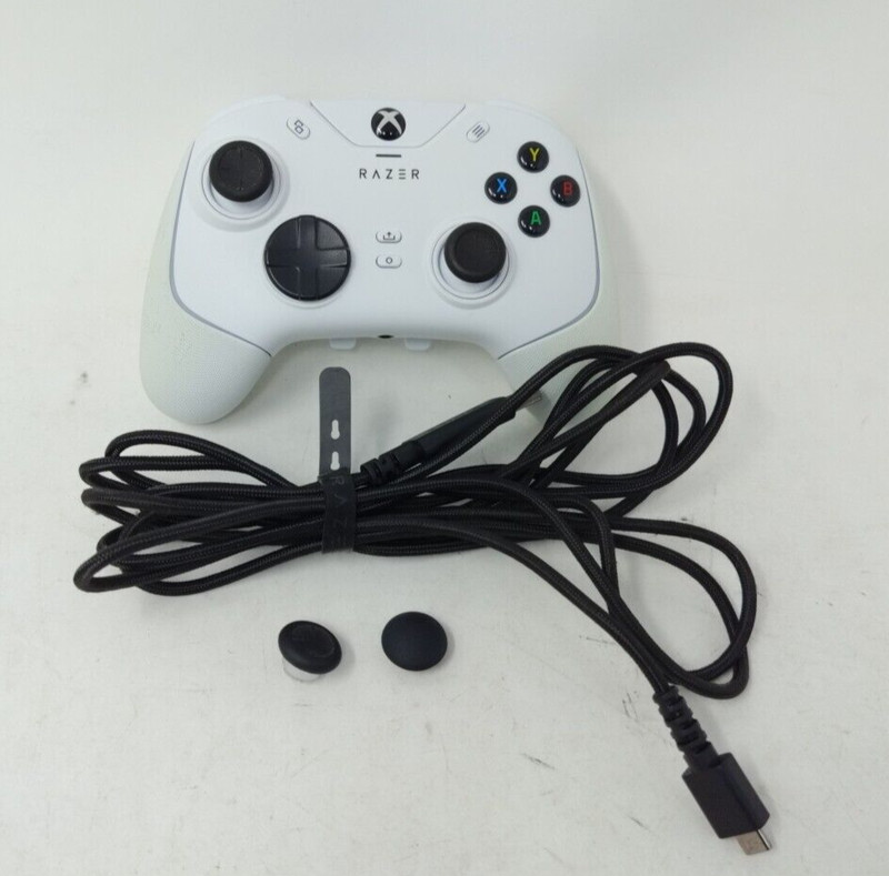 Razer Wolverine V2 Chroma Controller for Microsoft Xbox One/Series S/X/PC- White gallery