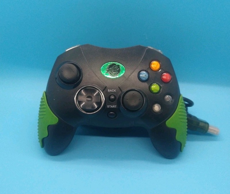 Pelican XBOX Wired Black & Green Controller