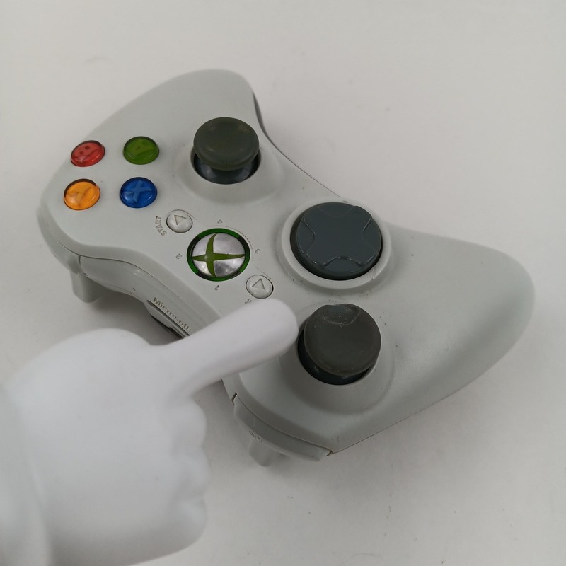 Microsoft Xbox 360 Wireless Controller White OEM w/ Battery Cover X801769-024 gallery
