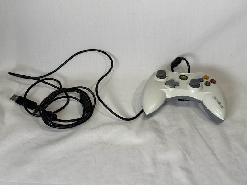 Mad Catz Xbox 360 Wired Controller Game Pad 4716 W/ Breakaway Cable USB
