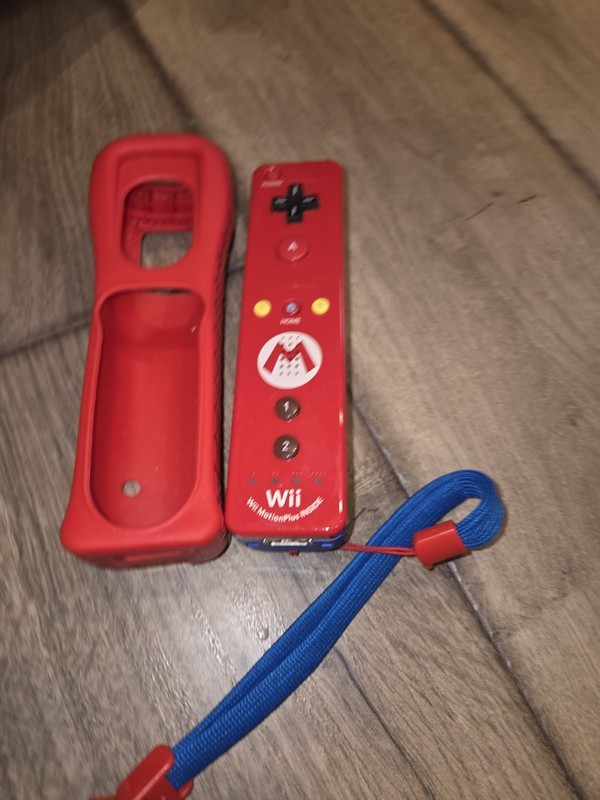 Nintendo Wii Remote Control Plus Mario