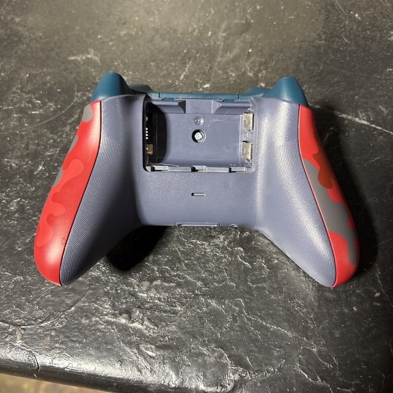Microsoft Wireless Controller for Xbox Series X/S/One - Mineral Camo Works gallery