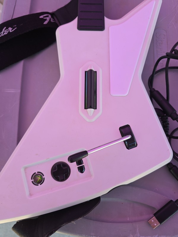Guitar Hero Xplorer Wired 95065 Xbox 360 w/ USB Breakaway gallery