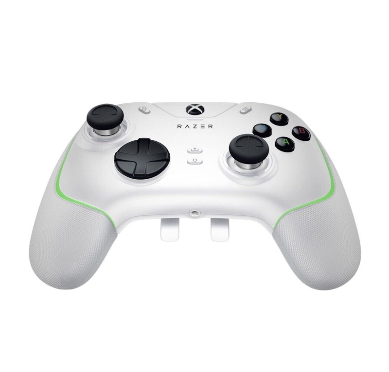 Razer Wolverine V2 Chroma Controller for Xbox One/Series S/X White #3