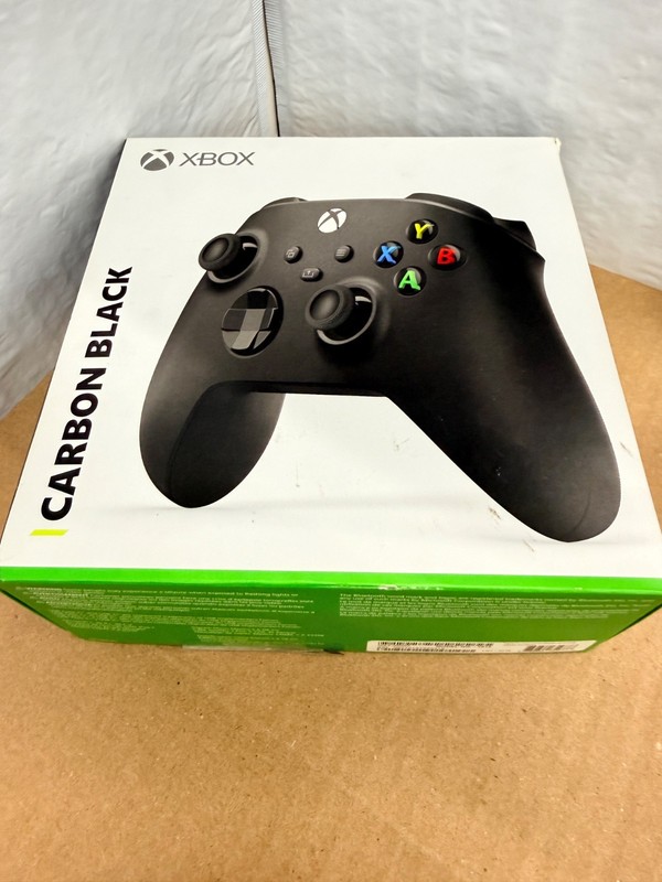 Microsoft Xbox One, Series X/S Wireless Controller – Carbon Black- Open box