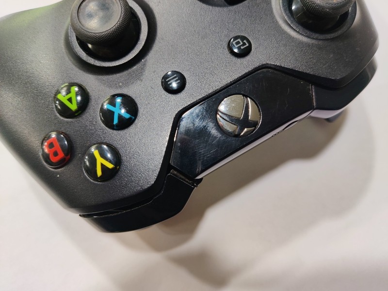 (2) Used Xbox One Controllers Working One Only 38 Hours On It Microsoft Black gallery