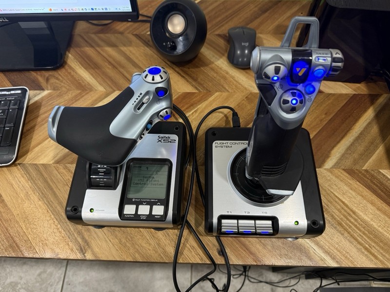 Logitech G Saitek X52 Pro Flight Control System – Simulator – Tested