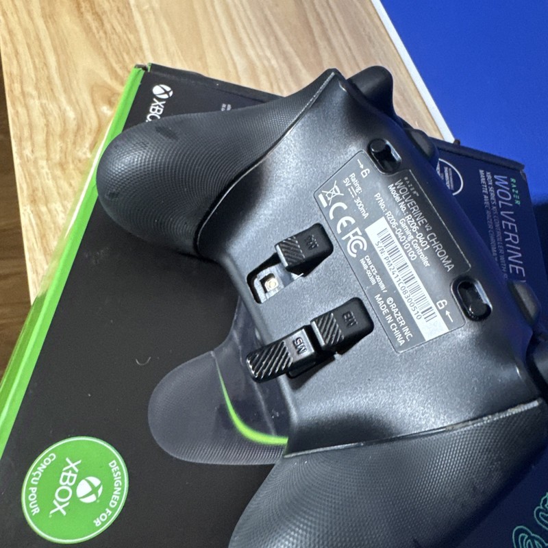 Wolverine V2 Chroma Controller for Xbox Series x/S Razer Chroma RGB gallery