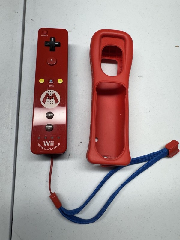 Nintendo Wii MARIO Remote Plus Motion Controller & Silicone Sleeve Red - TESTED
