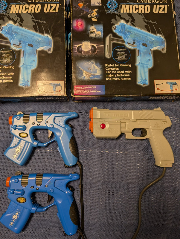 CyberGun Micro Uzi, Namco Guncon, Mad Catz Blaster, PS1 PS2 Controller Lot