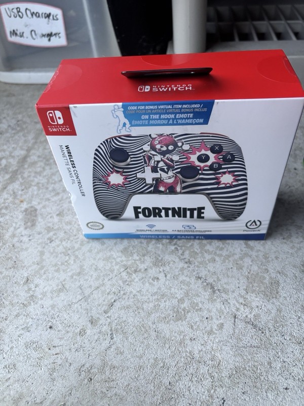 New Power A Nintendo Switch Fortnite Cuddle Team Leader Wireless Controller