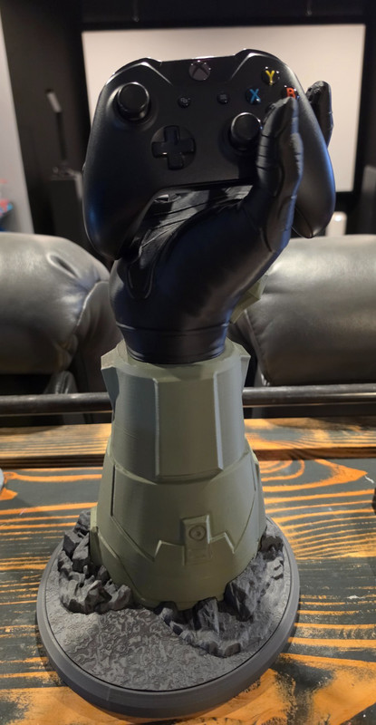 Halo- Master Chief SPARTAN-Ps5/Ps4/ Xbox/Headset Remote Controller Holder Stand