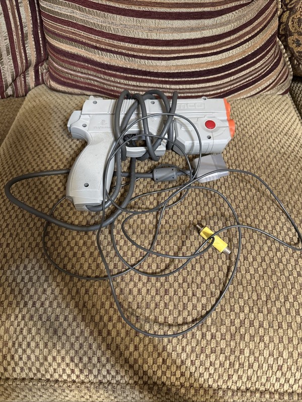 NAMCO Sony PlayStation 1 Light Gun NPC-103 Gray Controller 1996 | Untested
