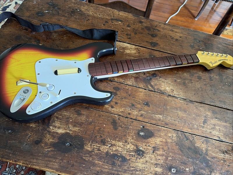 PS3 Rock Band Fender Stratocaster Guitar Sunburst Harmonix PSGTS2 Strap Works
