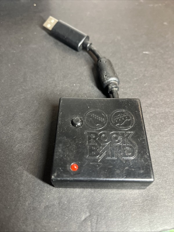 ROCK BAND WIRELESS USB GUITAR DONGLE VFR8221512 PS2 PS3 FENDER STRATOCASTER