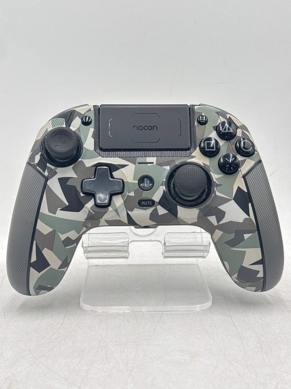 Nacon NC4533 Camo Controller for PS4 / PS5 / PC with Case