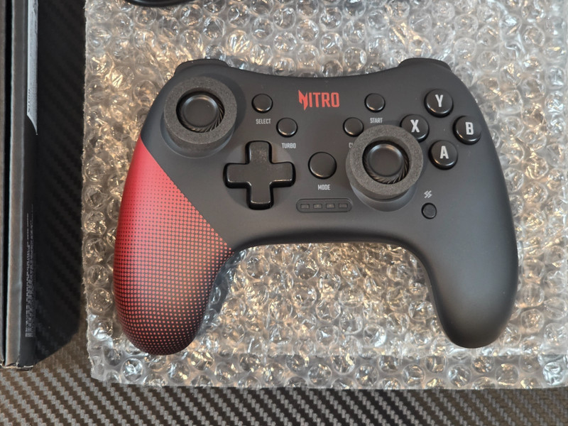 Acer Nitro Gaming Wired Controller NG200, Works with Windows and Android Devices gallery