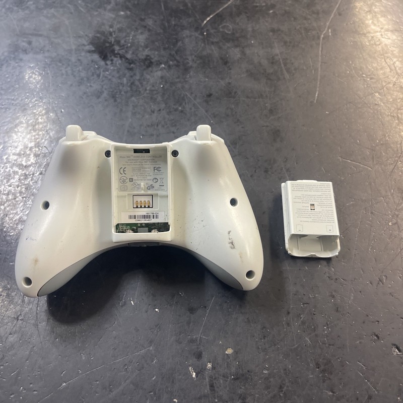Microsoft Xbox 360 Wireless Controller White WC01 Genuine Untested No Battery