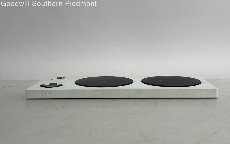 Microsoft Xbox Adaptive Controller 1836 - Controller Only - Tested (#64D5JV) gallery