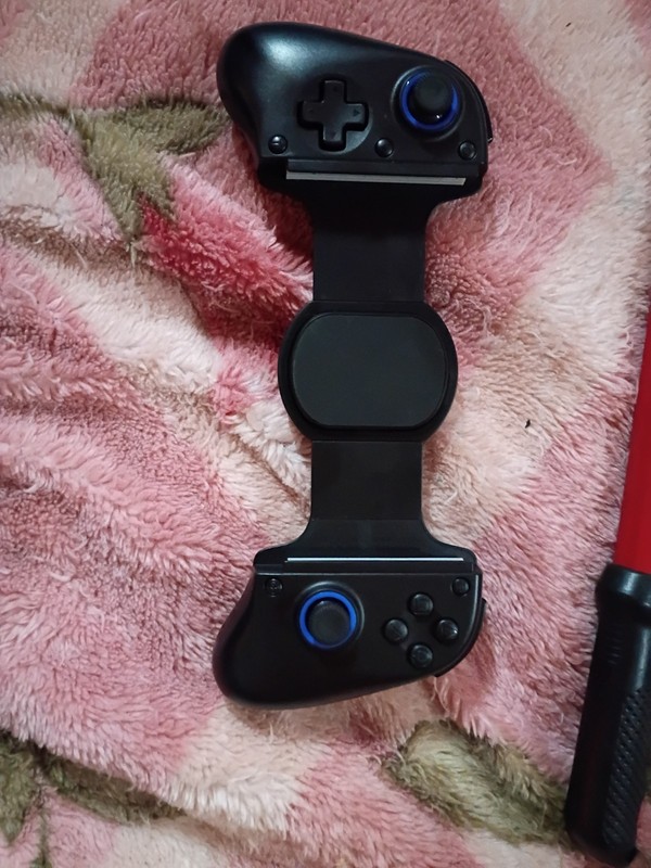 Wireless Mobile Controller w/ Clip for Smartphone Android iPhone Black/Blue