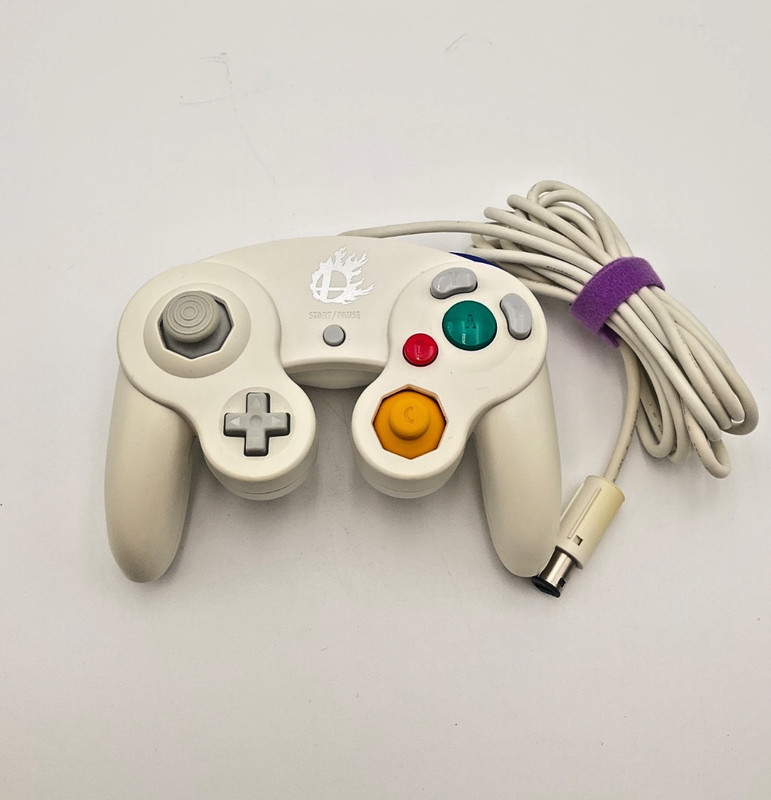 White Super Smash Bros Controller – Item Only – Good, US Seller – Tested – JP GC