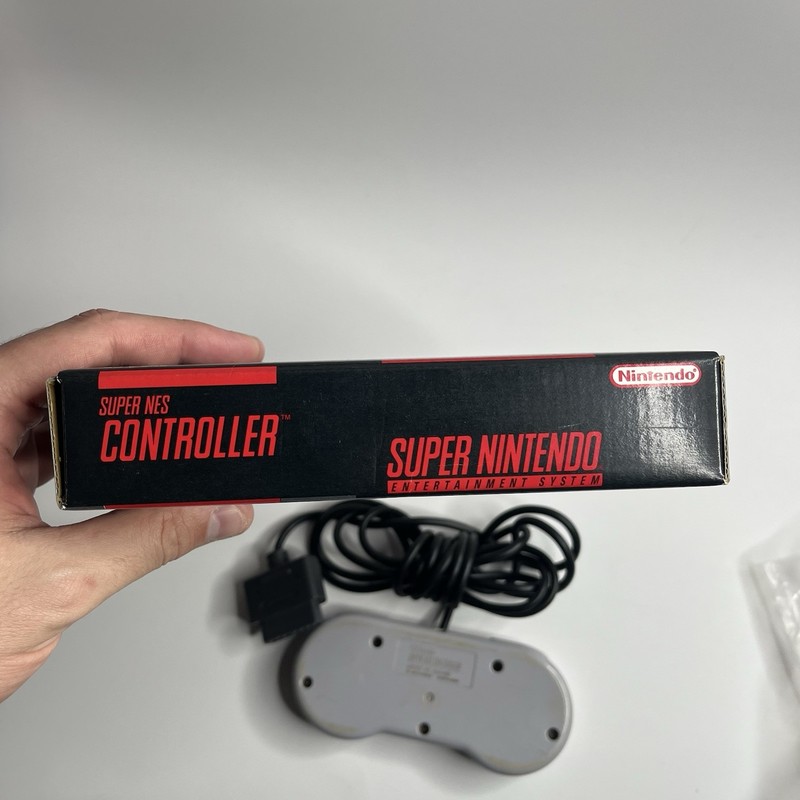 Nintendo SNS-005 SNES OEM Controller Untested W/ Empty Box gallery