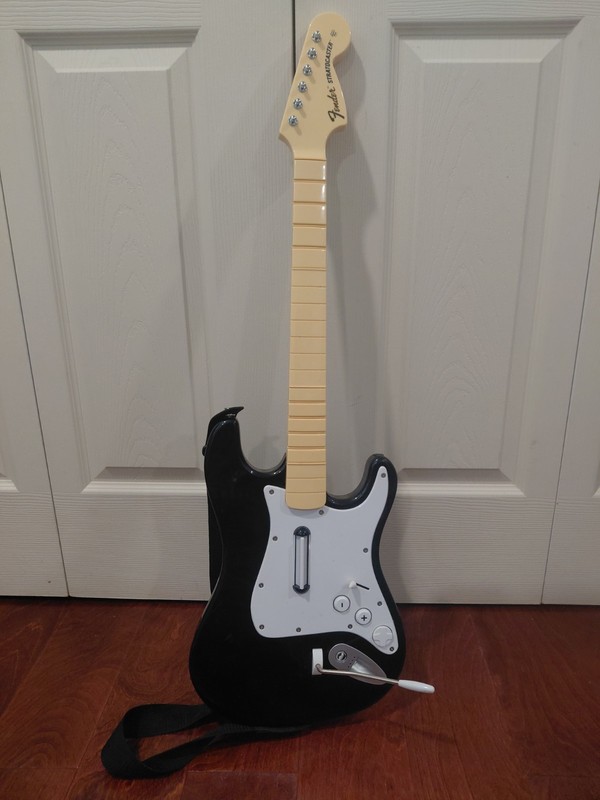 19091 Harmonix Fender Guitar Black With Strap Rockband