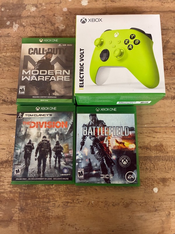 Xbox One NIB Electric Volt Controller and 3 CIB Games Bundle