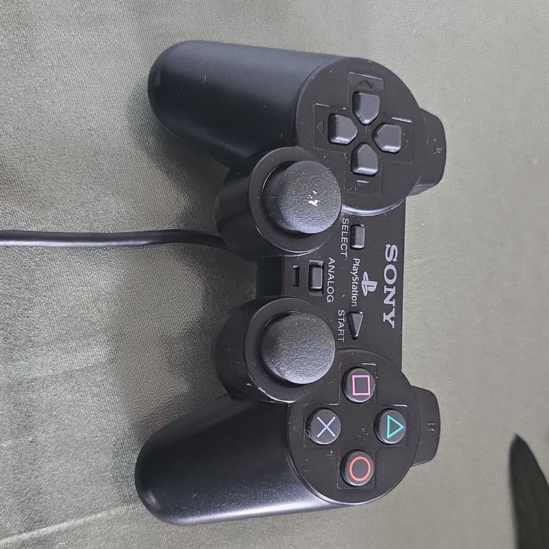Sony DualShock 2 Wired Analog Controller Black 8ft for PlayStation 2. No testet.