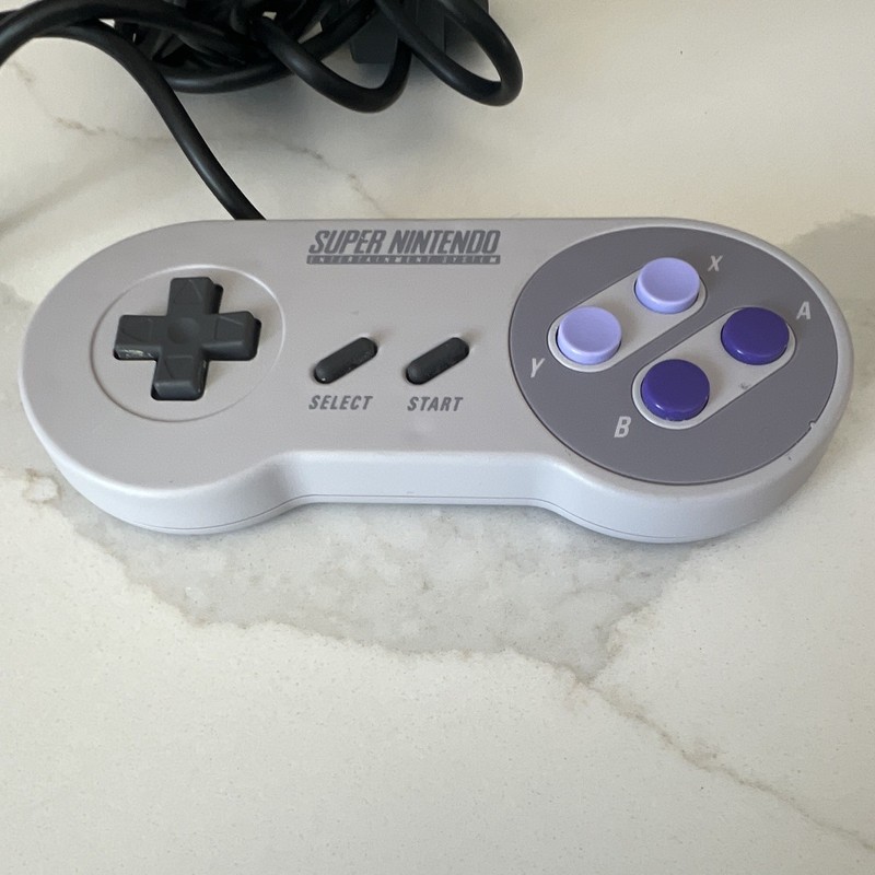 Nintendo SNES Wired Controller Gamepad SNS-005 Gray/Purple MPN SNS-005