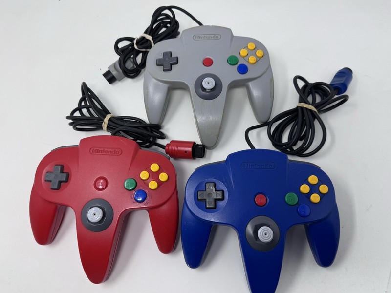 Nintendo 64 N64 Controller Lot of 3 Tested Works Cosmetic Condition