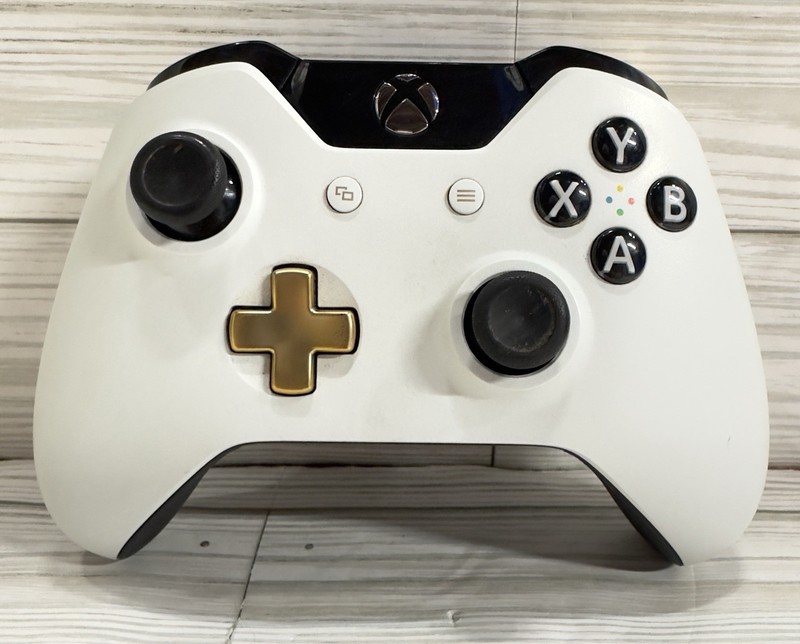 Microsoft Xbox (GK4-00017) Wireless Controller – Lunar White Limited Edition A8