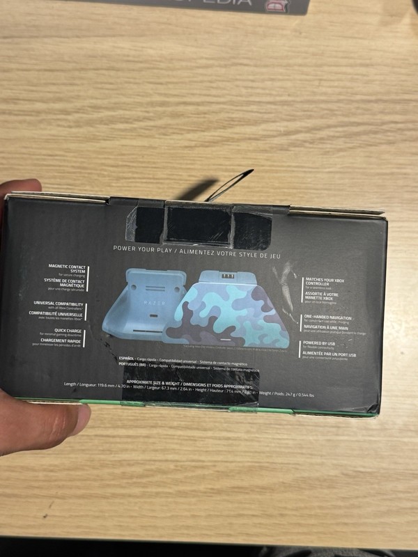 Razer Universal Quick Charging Stand for Xbox - Mineral Camo Special Edition gallery