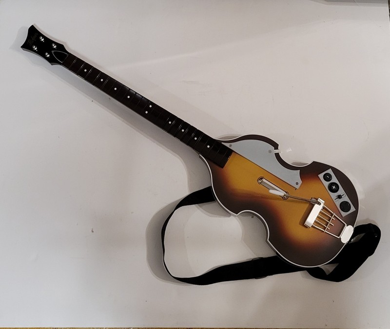 Harmonix Rockband Hofner Bass for Wii NWGTS3 Beatles No Dongle w/strap