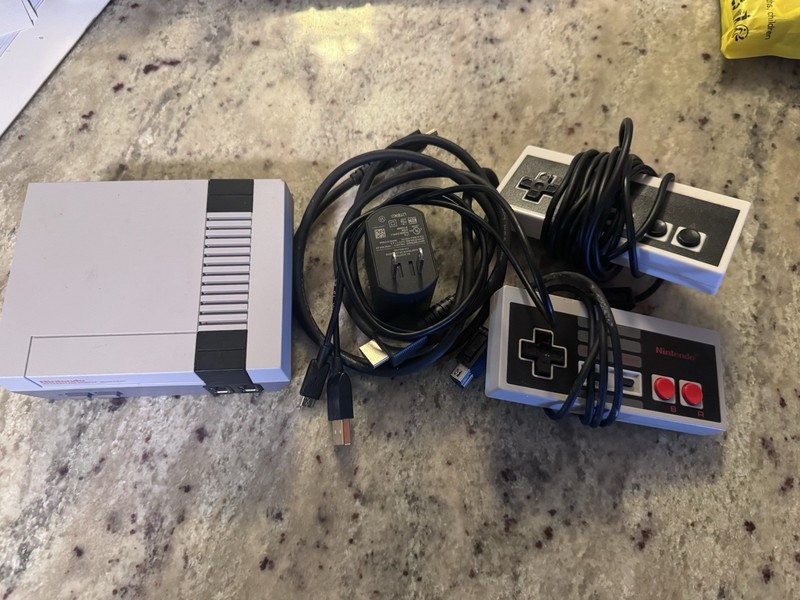 Nintendo Entertainment System NES Classic Edition Mini Console CLV-001