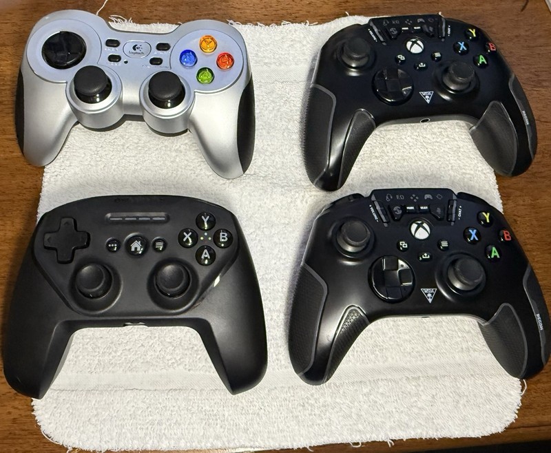 Logitech, Steel Series, Turtle Beach, (controller lot) Xbox compatible