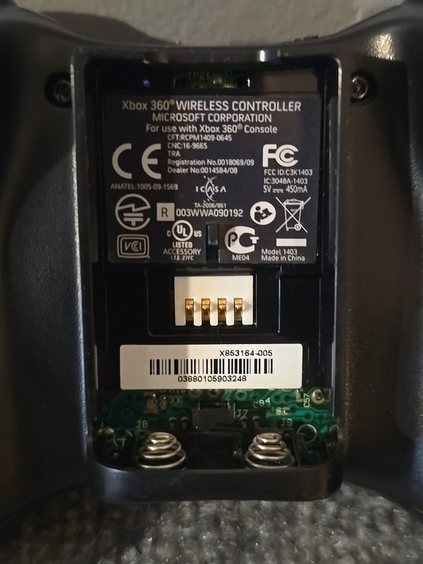 Microsoft NSF-00023 Gamepad for Xbox 360 - Black gallery