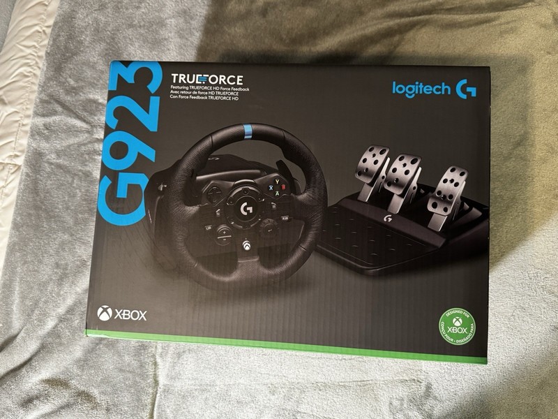 Logitech G923 TRUEFORCE Racing Wheel and Pedals Compatible with Xbox/PC