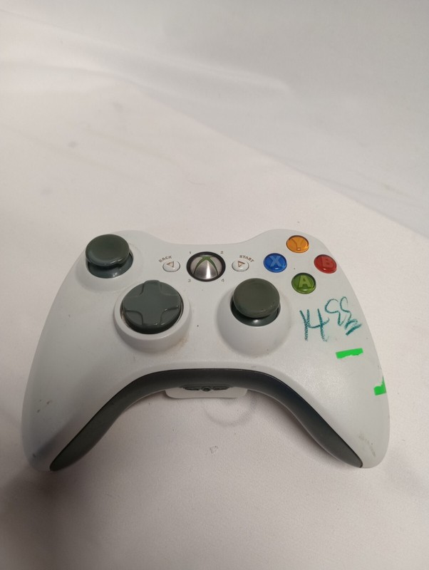 Microsoft Xbox 360 Wireless Controller White/Gray – No Battery Pack