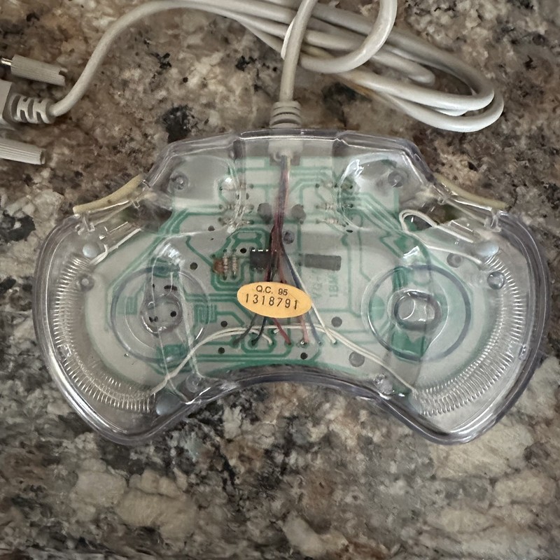 Inland Pro Pad 4000R Premium 6 Button Digital Game Pad Clear IBM PC gallery