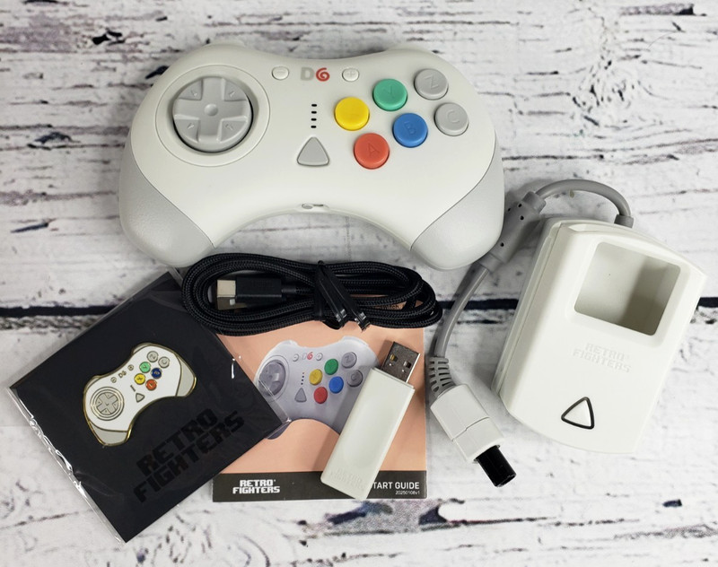 Retro Fighters D6 Wireless Controller White – Dreamcast, PC & Nintendo Switch
